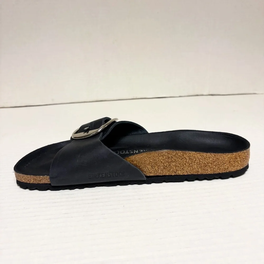 NWOB Birkenstock‎ Madrid Big Buckle Oiled Leather Sandals in Black - Picture 10 of 12